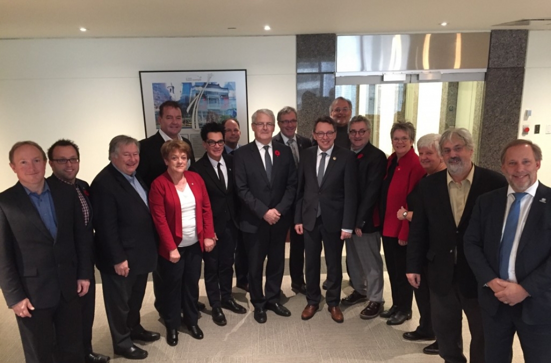 Réunion du Comité sur la Stratégie maritime de l’UMQ : le maire Daniel Côté rencontre les ministres Marc Garneau et Jean D’Amour